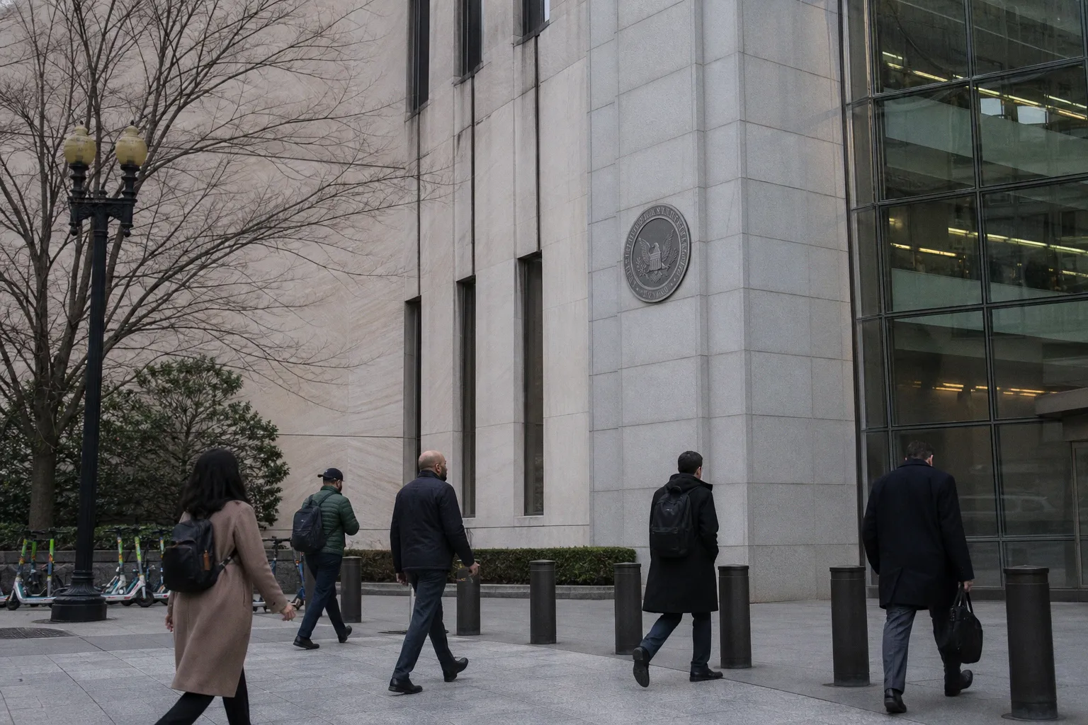SEC Targets Crypto Rules for Exchanges and Broker-Dealers in 2026 Agenda
